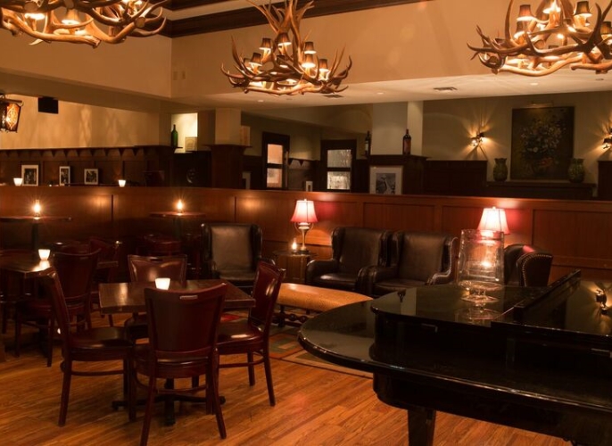 Lounge 1 III Forks Restaurant